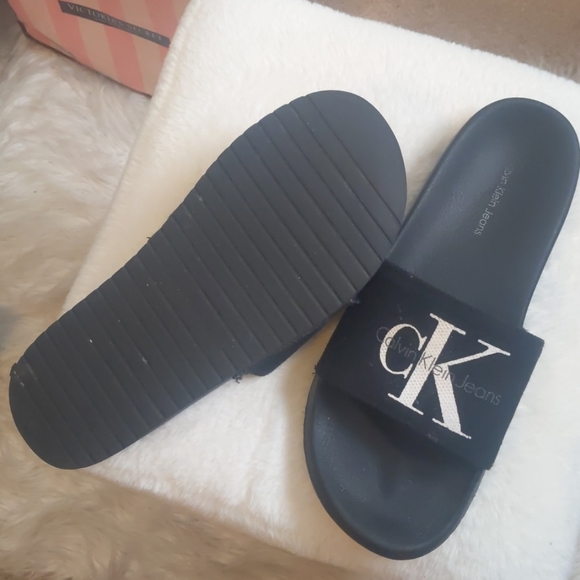 Sandals - Picture 2 of 2